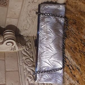 Jessica McClintock Silver textured Evening Cluch/Shoulder Bag.